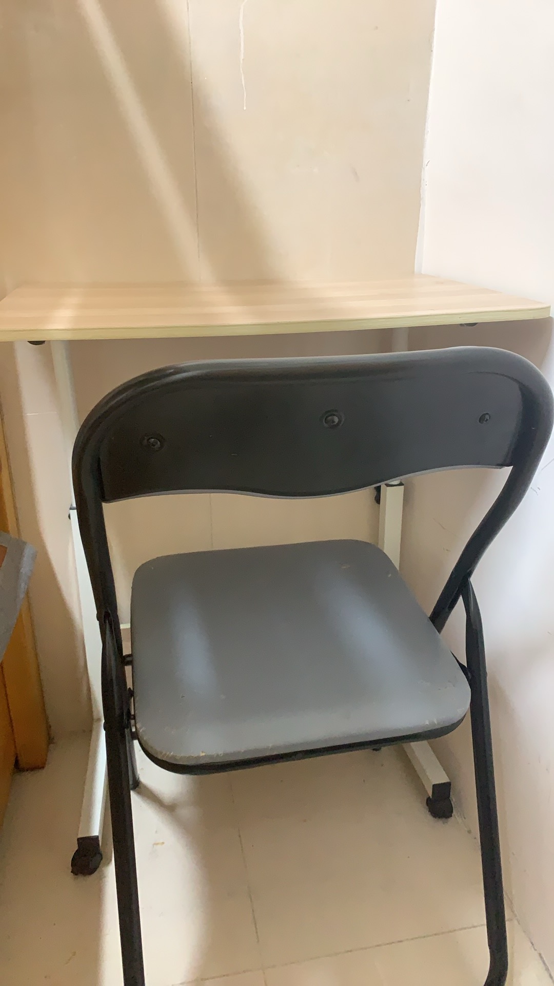 一套桌子椅子自提