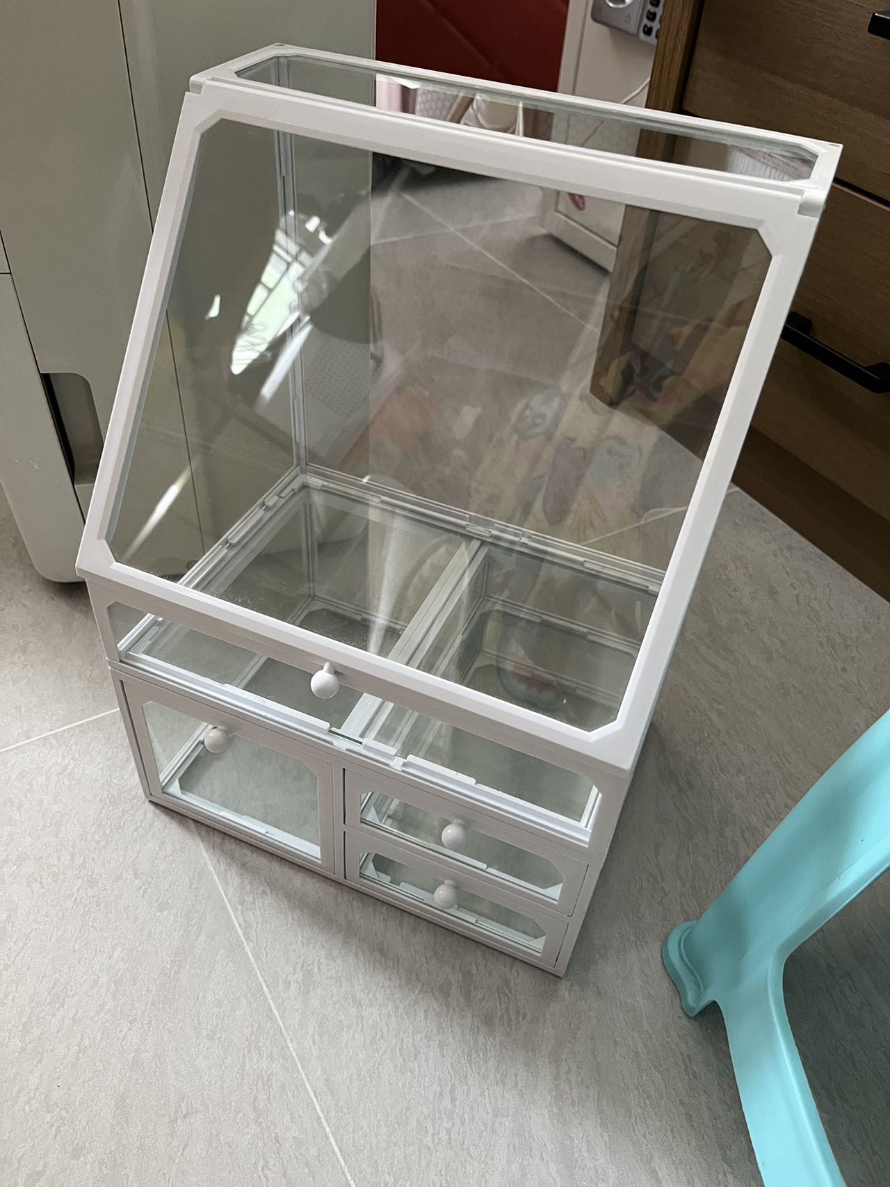 化妆品收纳盒欧式高档玻璃防尘一体三合一组装口红面膜家居置物架