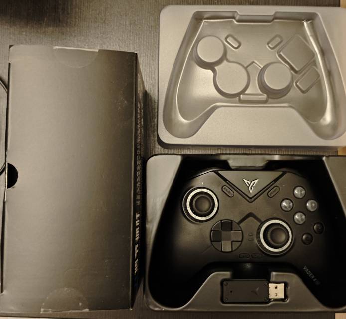 飞智黑武士4pro游戏手柄