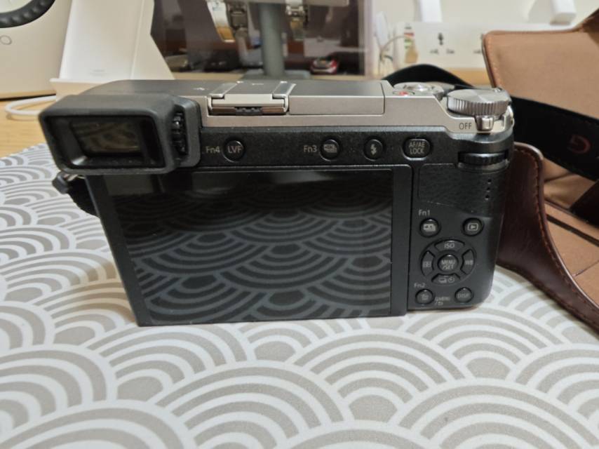 松下 gx85 微单+100300 f4-5.6镜头+送牛皮保护套