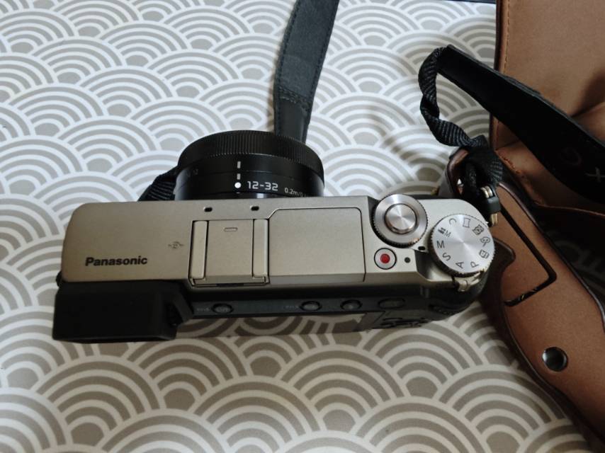 松下 gx85 微单+100300 f4-5.6镜头+送牛皮保护套