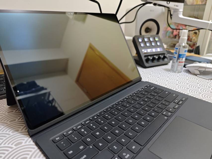 三星 s8 ultra 平板，带官方键盘保护套及触控笔