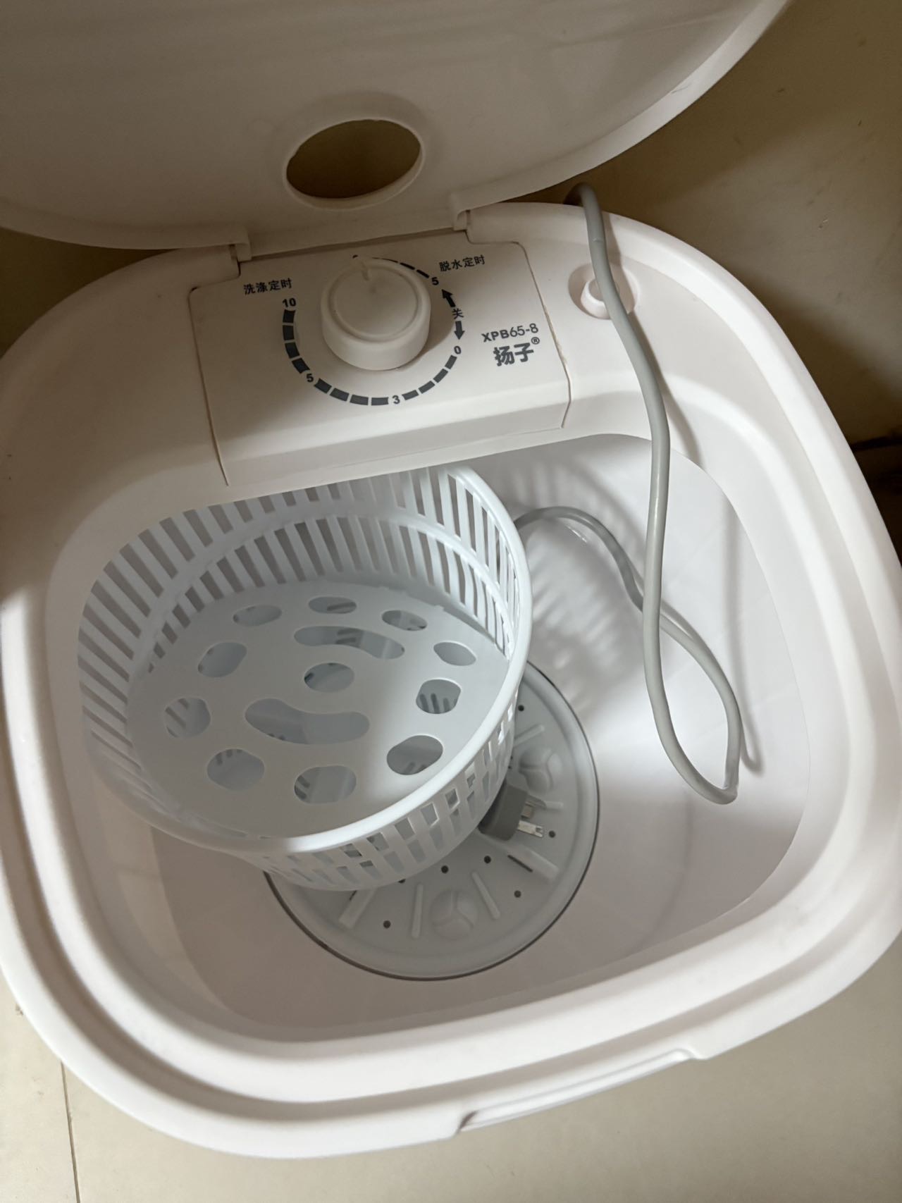 半自动洗衣机