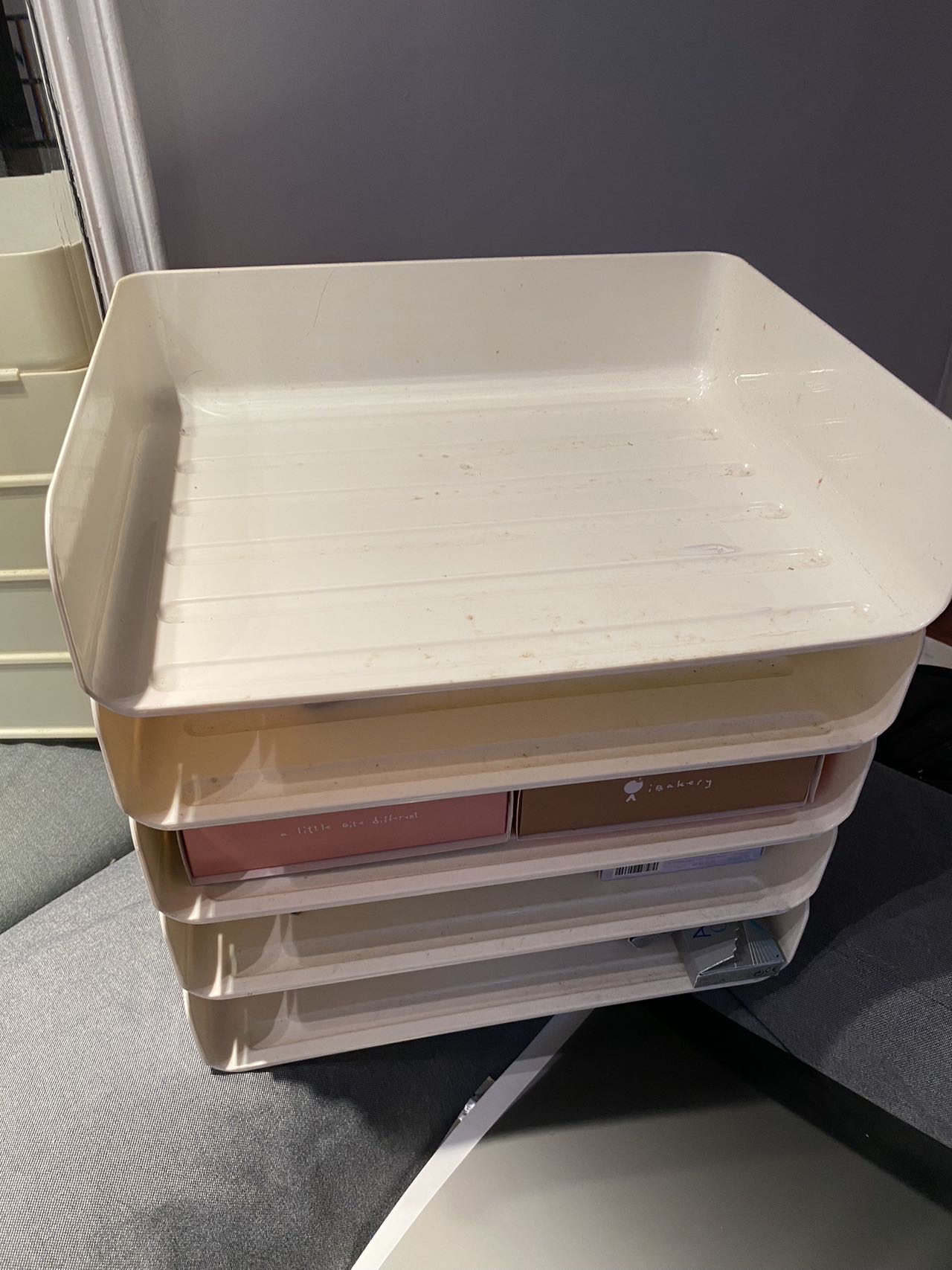 五层层文件框，HKD25，A4大小