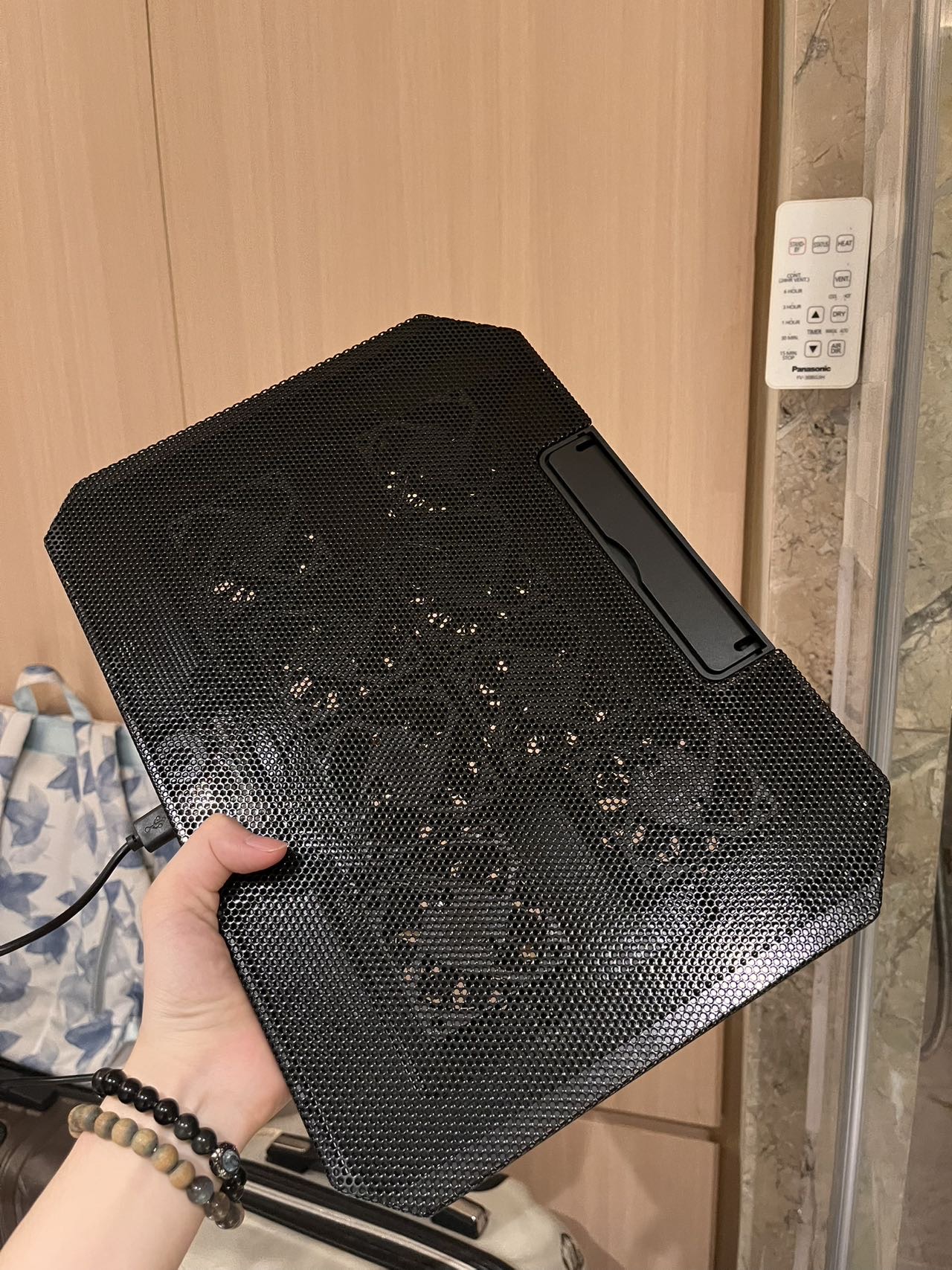 笔记本散热支架（8电扇风冷）