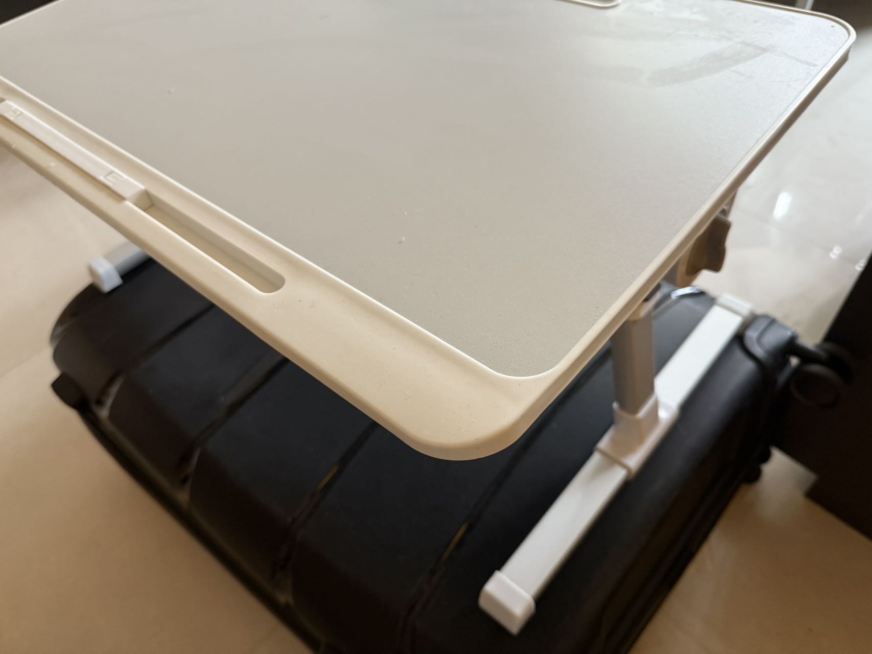 可折叠床上书桌