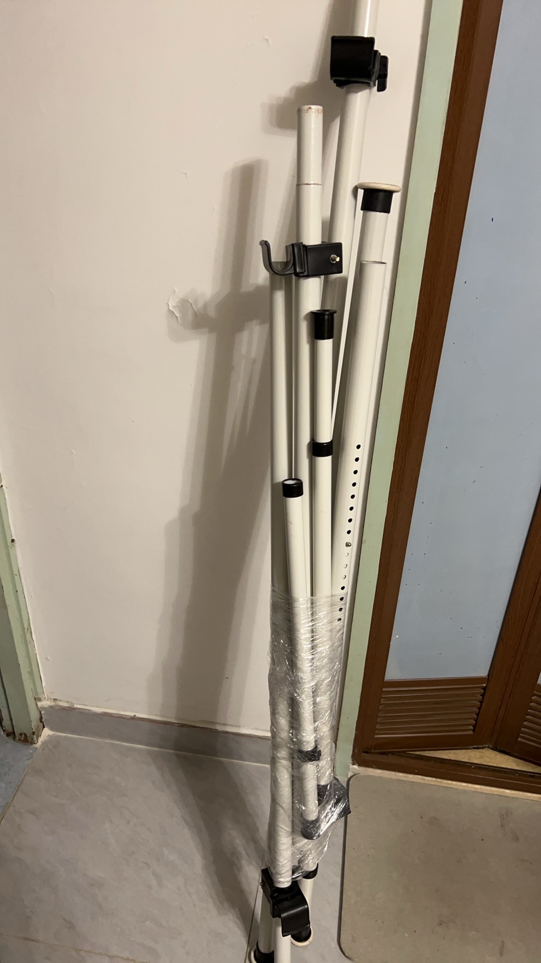 顶天立地，衣架