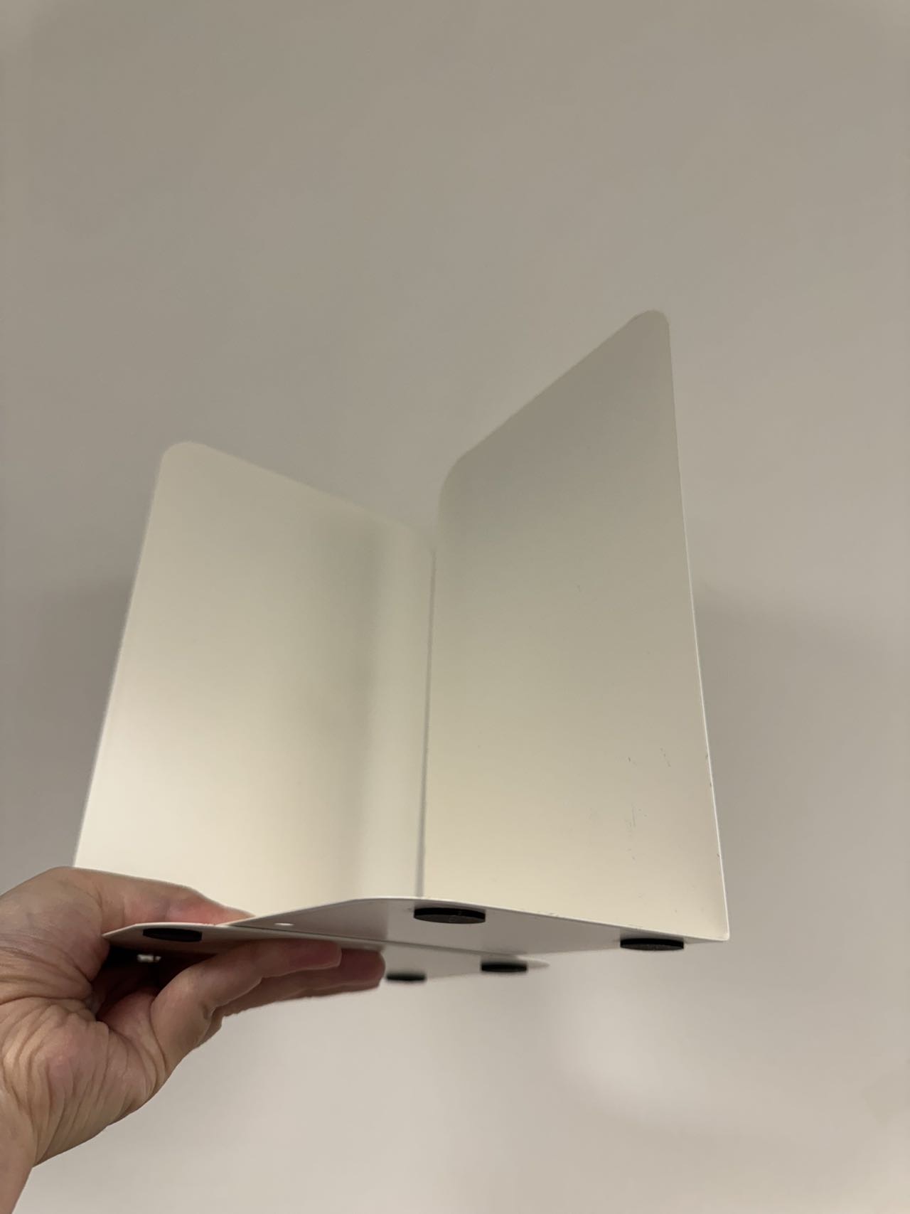 四个桌面防滑书立架