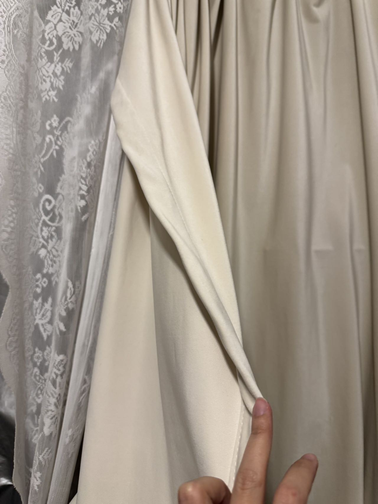 奶白厚实丝绒窗帘  1.2m*2m