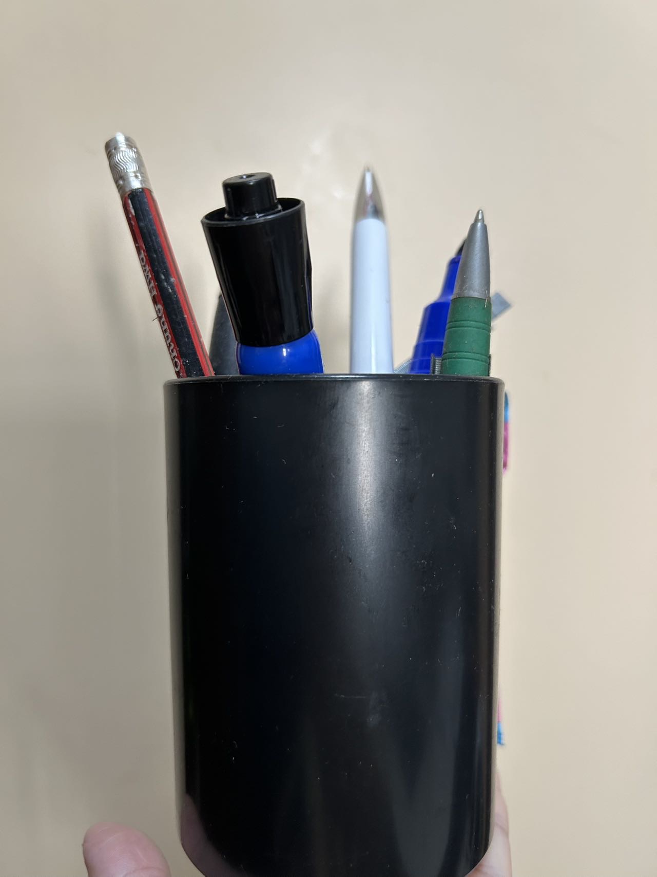 笔筒剪刀订书机五彩笔计算器手机平板支架