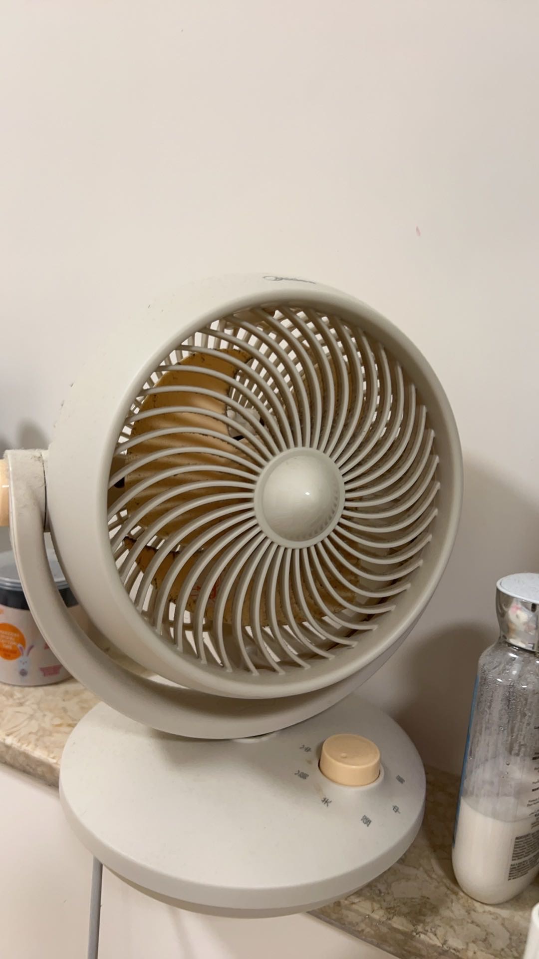 美的上下左右摇头小电风扇