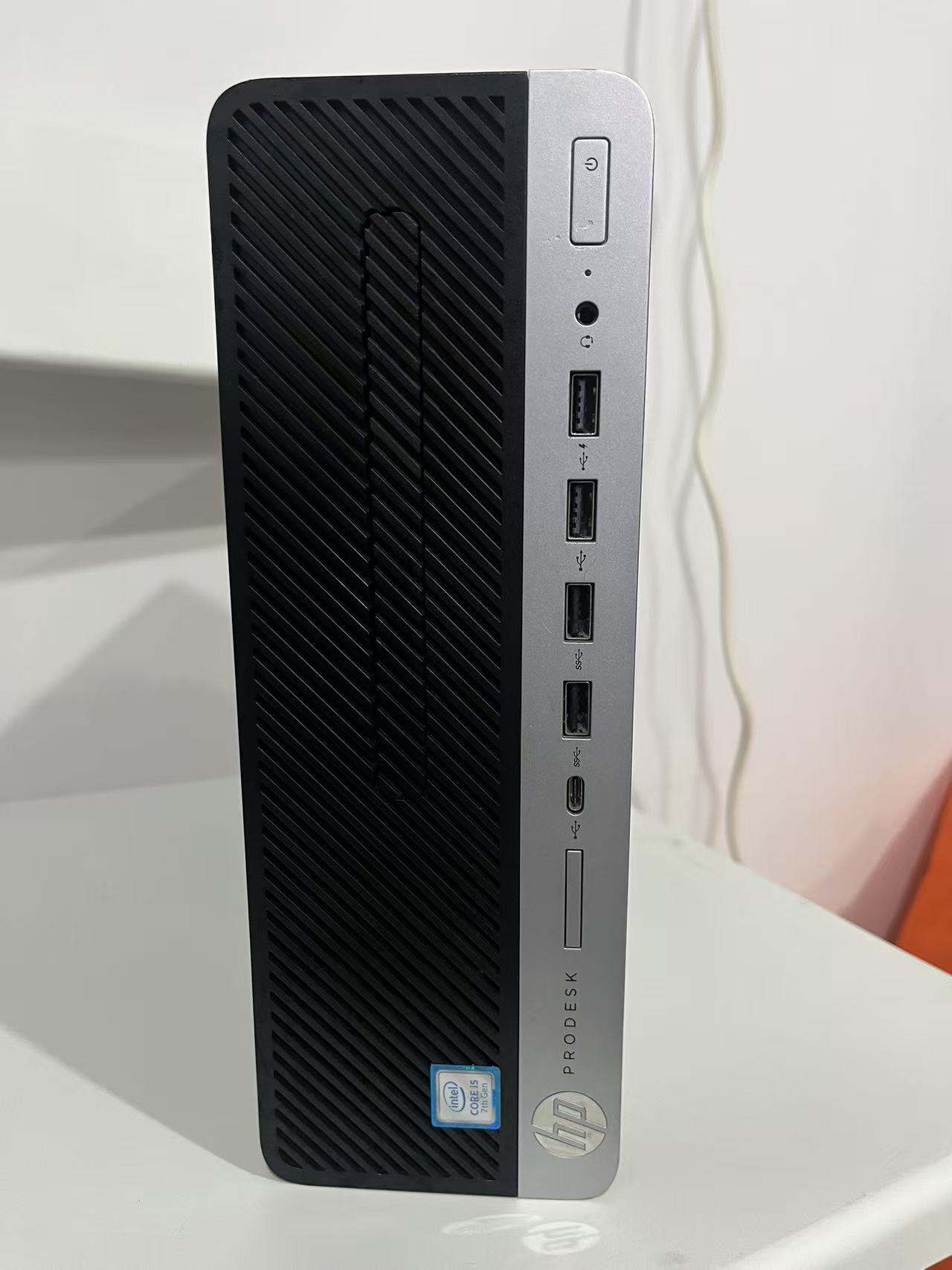 HP ProDesk 600 G3 SFF 桌上型電腦 Intel Core i5-6500 8GB DDR4 RAM、512GB SSD、Type-C、、WiFi、Windows 10（黑色）