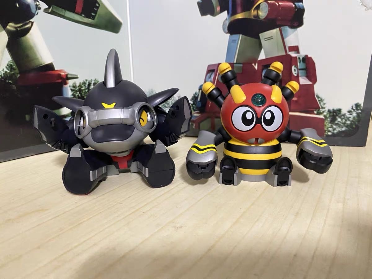 橘猫工业官方 铁甲小宝 第二弹 鲨鱼辣椒 x 蜘蛛侦探拼装模型可动