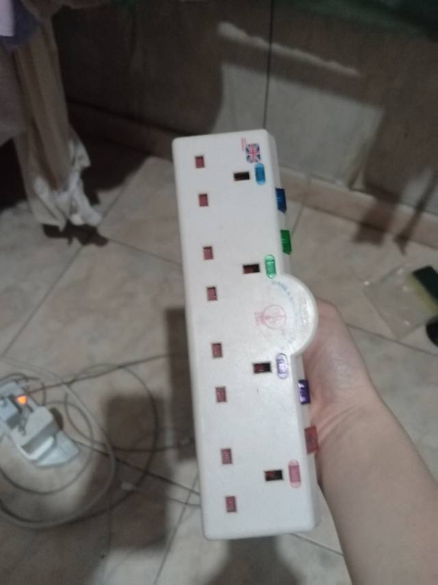 港式多接口插座