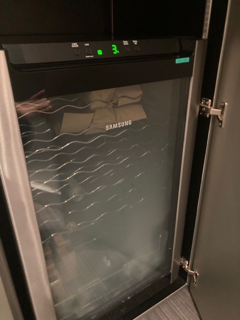 Samsung 恒温酒櫃 RW33EBSS