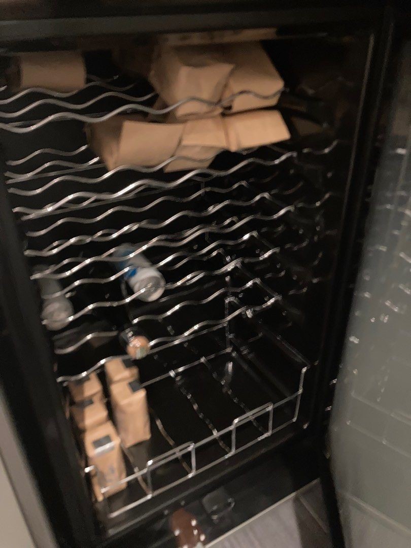 Samsung 恒温酒櫃 RW33EBSS