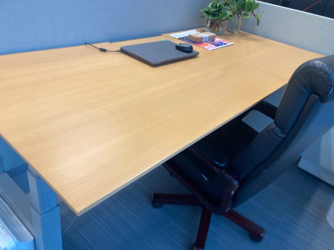 Haworth 電動升降檯