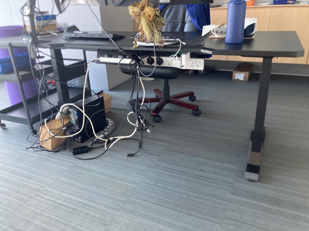 IKEA 電動升降檯