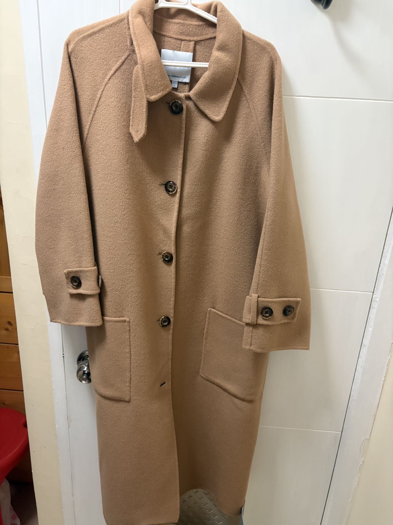 卡其色呢子大衣