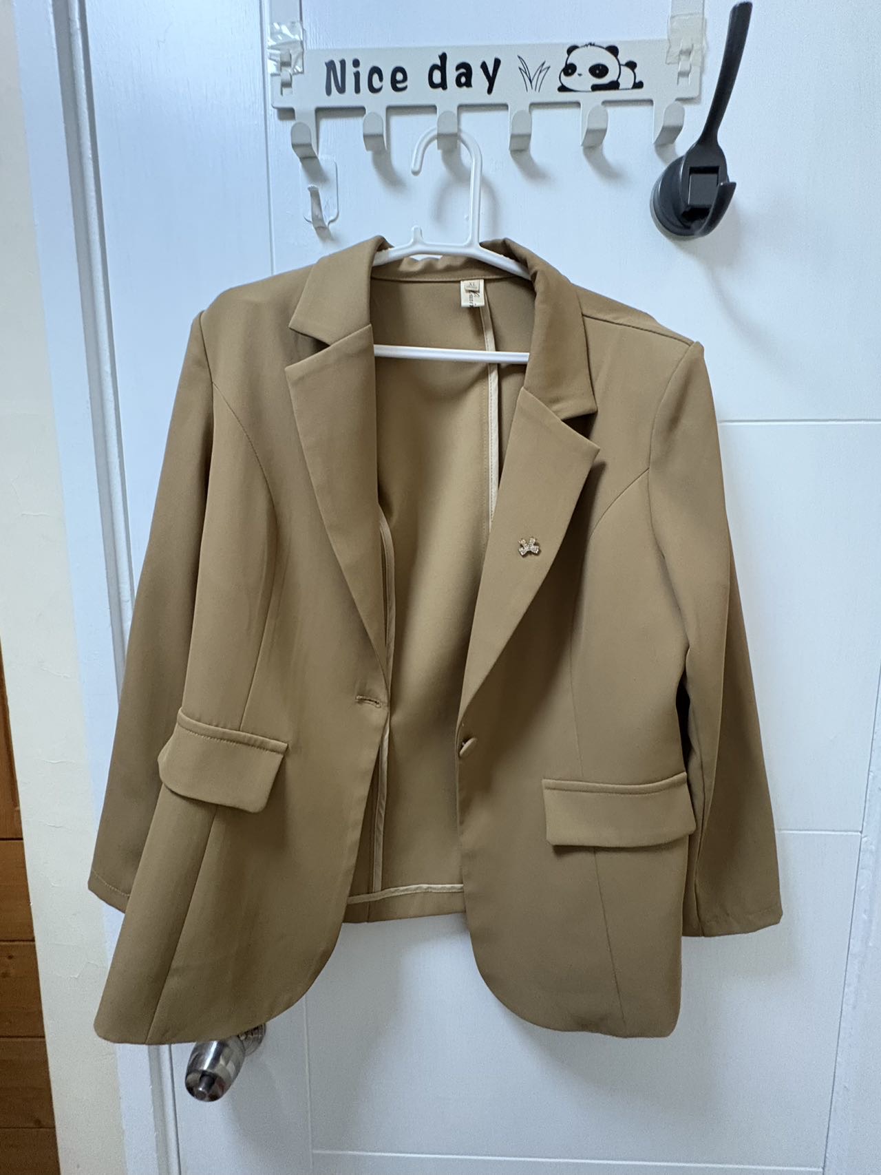 卡其色西装外套
