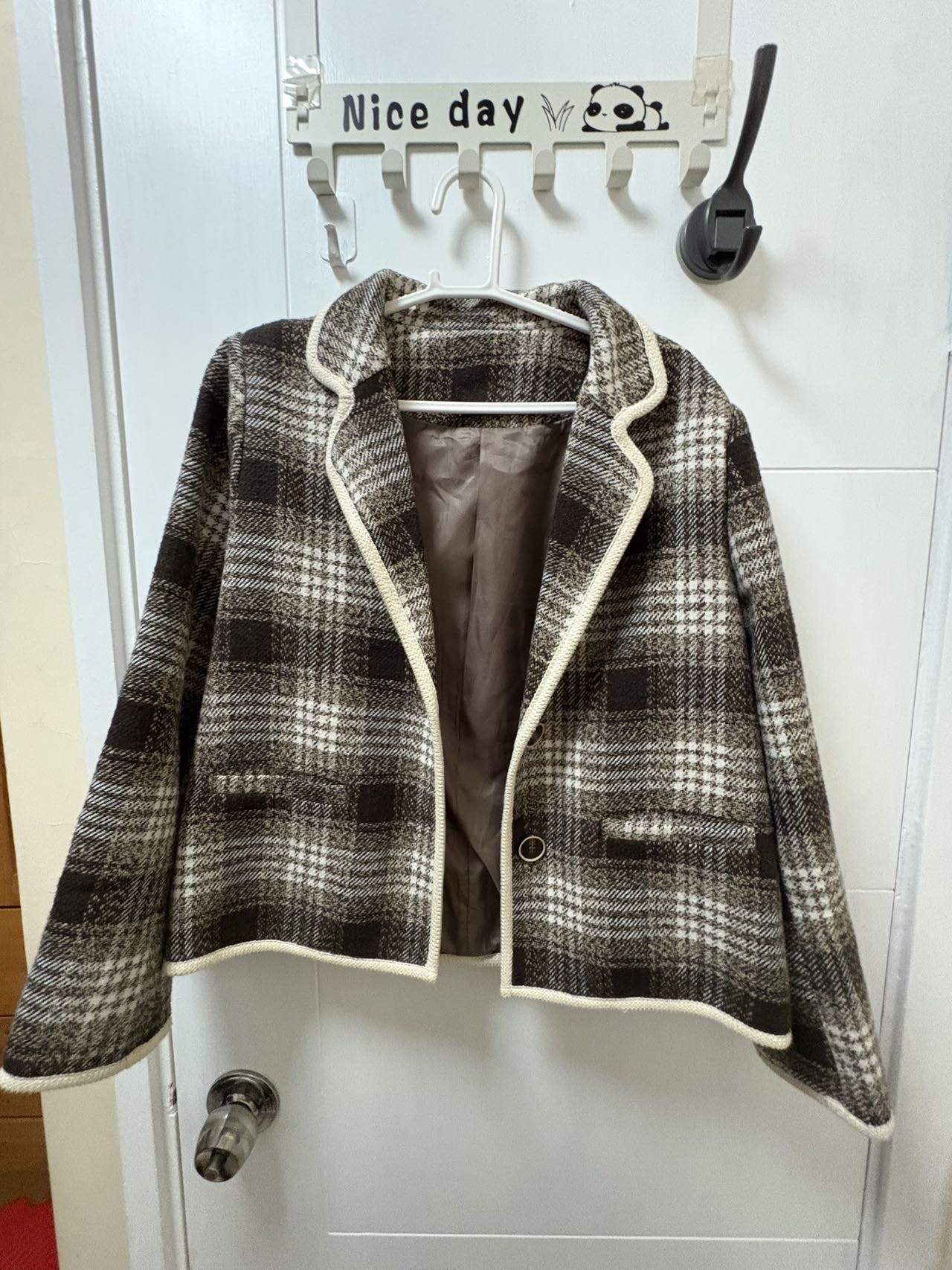 咖色拼接格纹外套