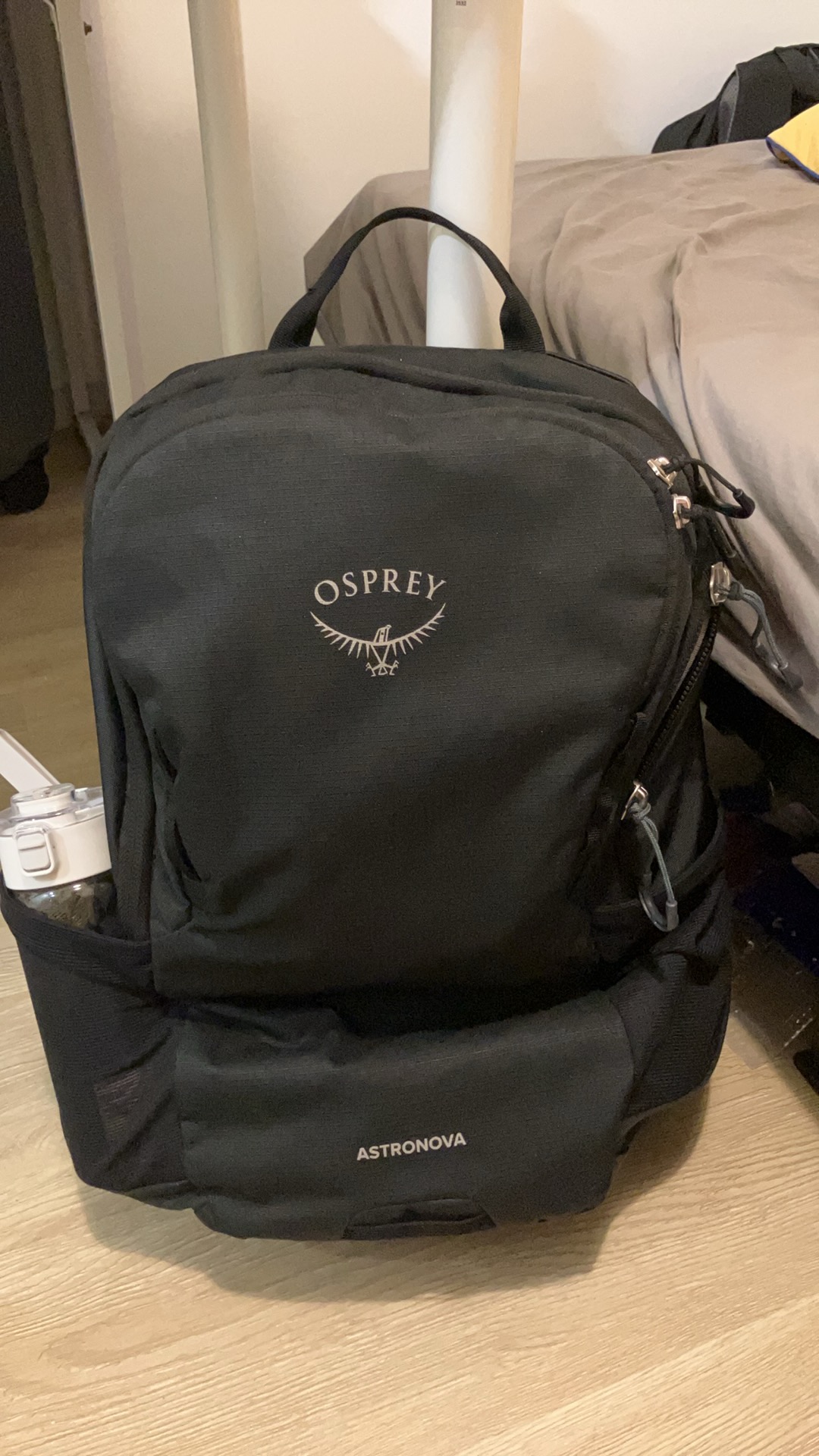 小鹰osprey背包astronova