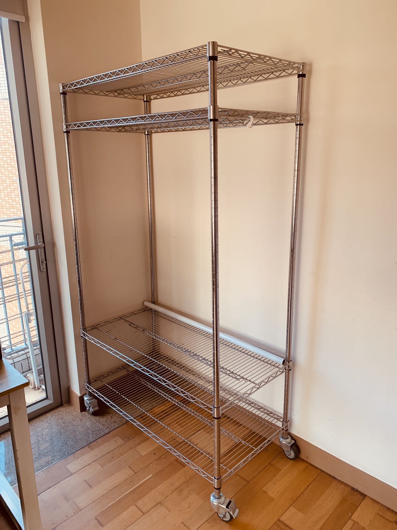 沙发床、学习桌、柜等