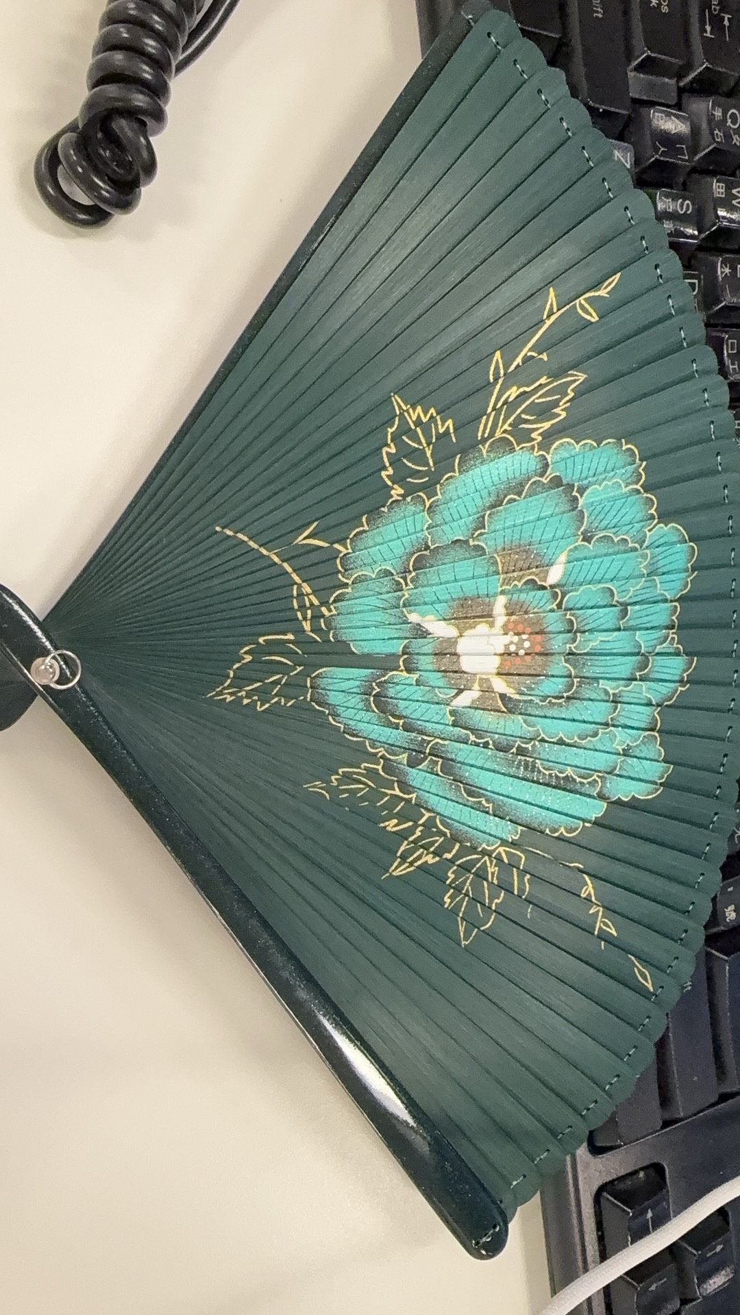 出上海豫园买的扇子