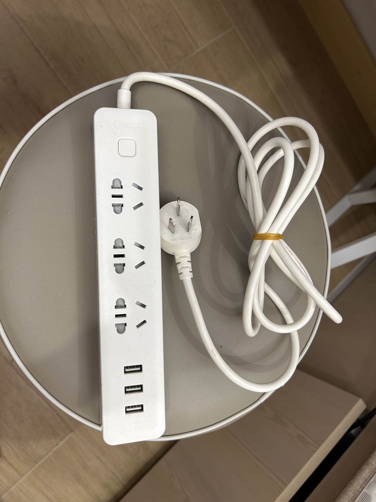 公牛排插_大陆插头