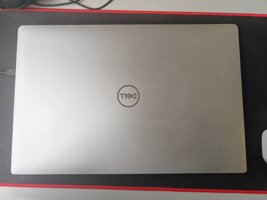 出笔记本电脑xps9570