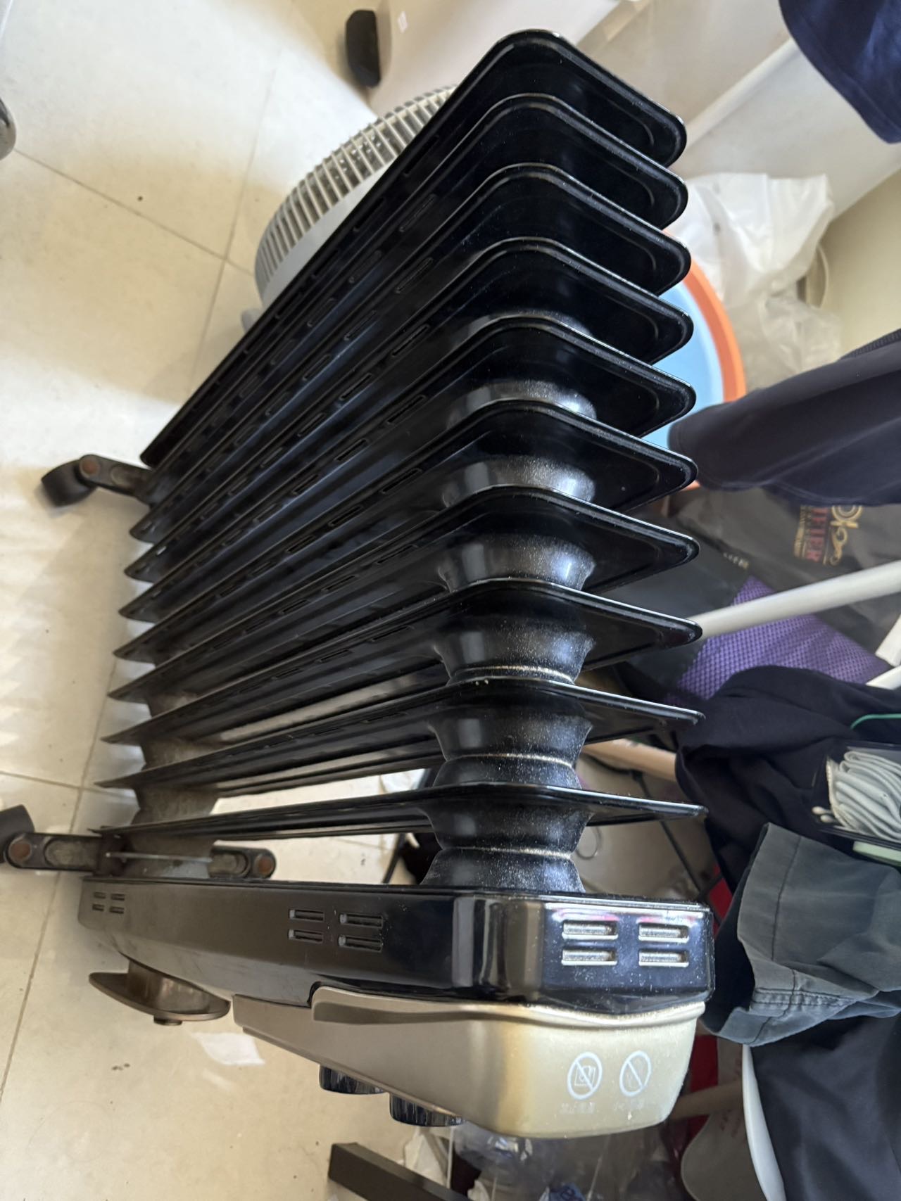 美的油汀取暖器