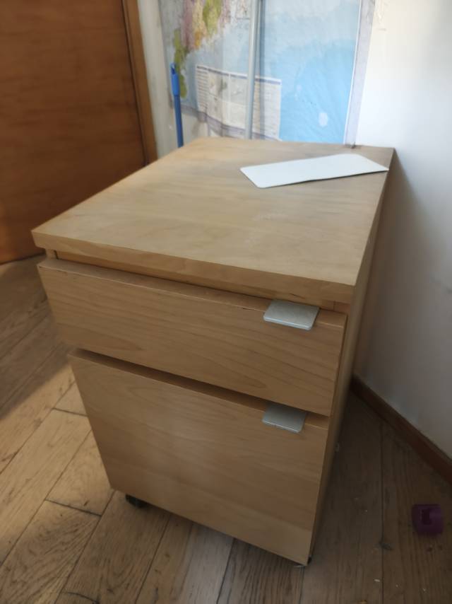 10元，小柜子，海滨南岸自取，直接加微信