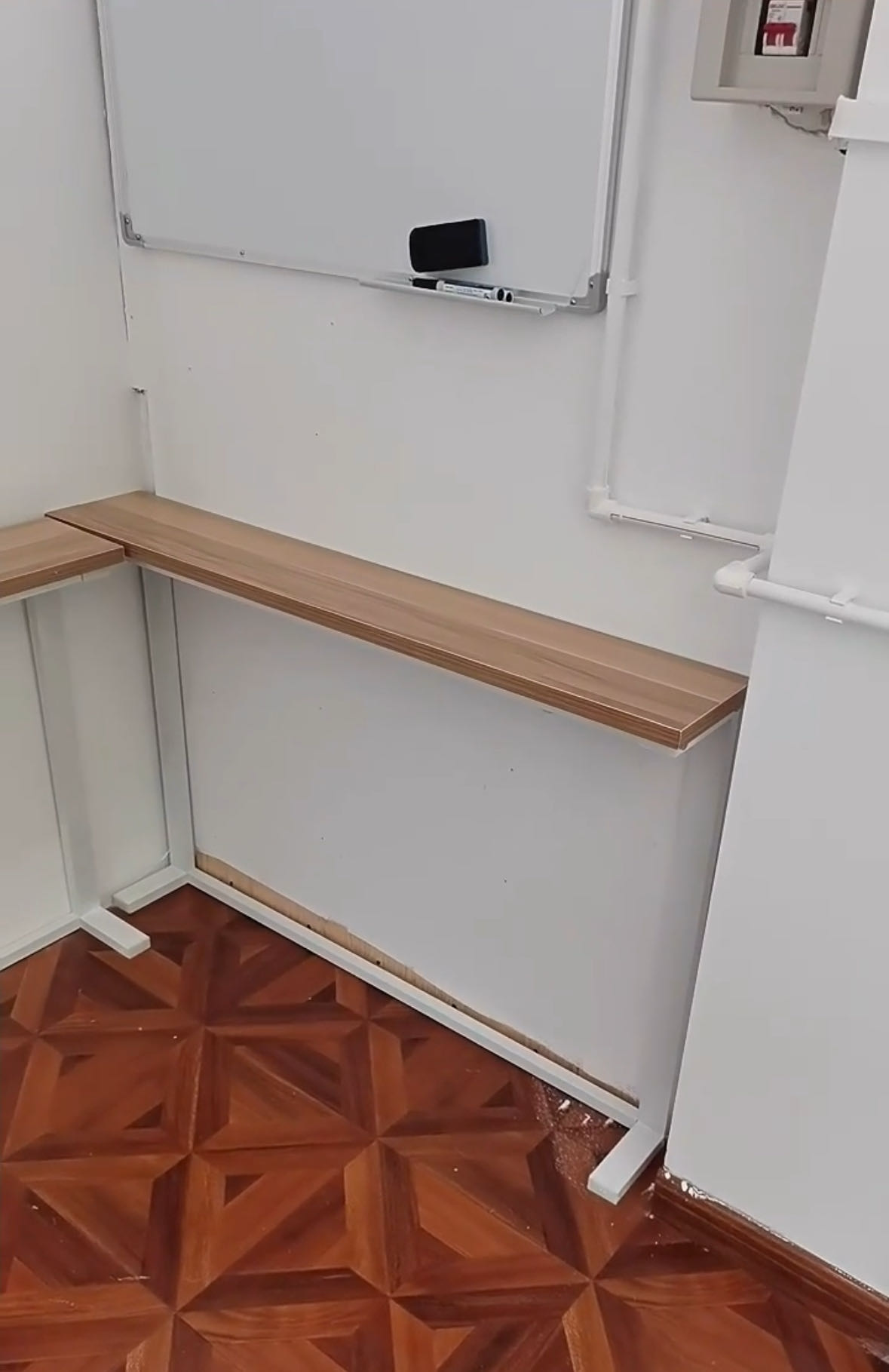 缝隙桌（窄长）