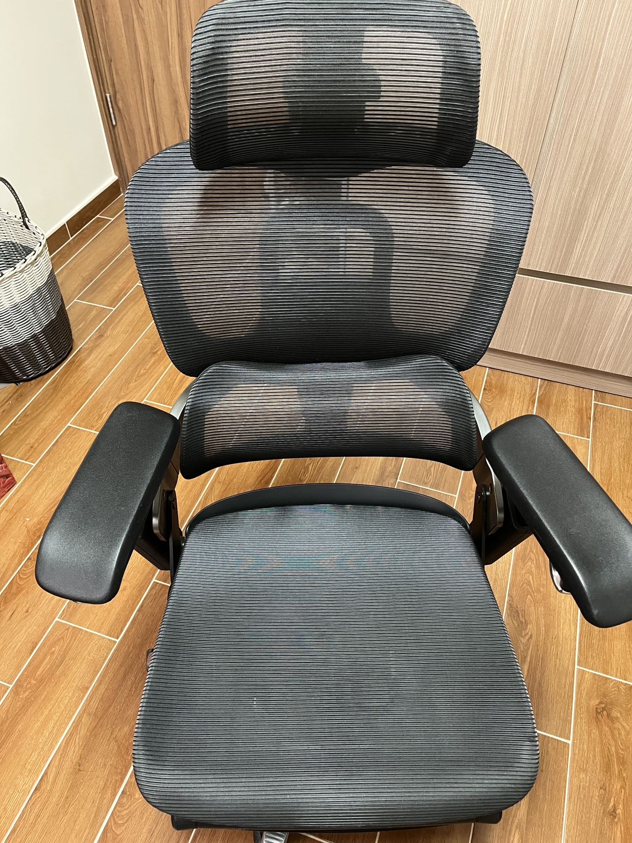 永艺550flow人体工学椅