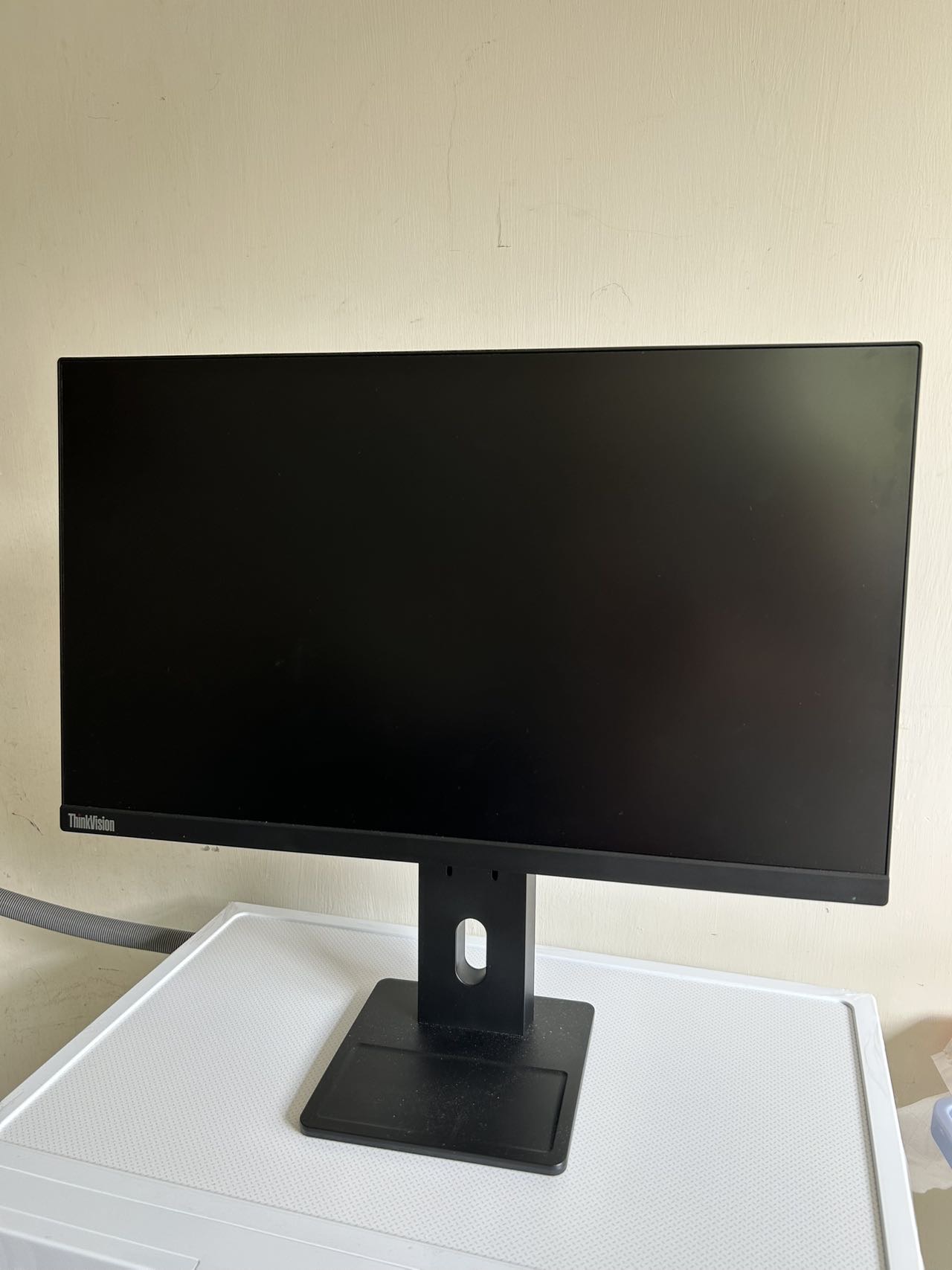 出闲置全新联想Thinkvision E24-30显示器