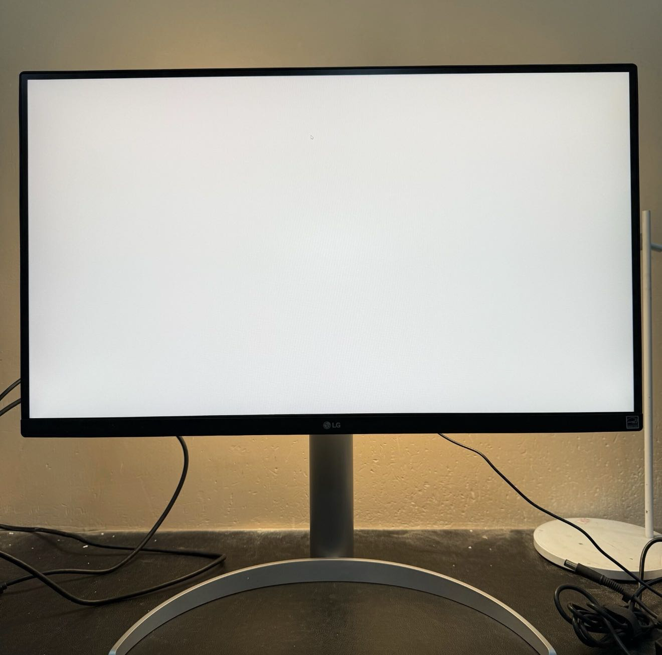 LG 4K显示器 型号27UP850N