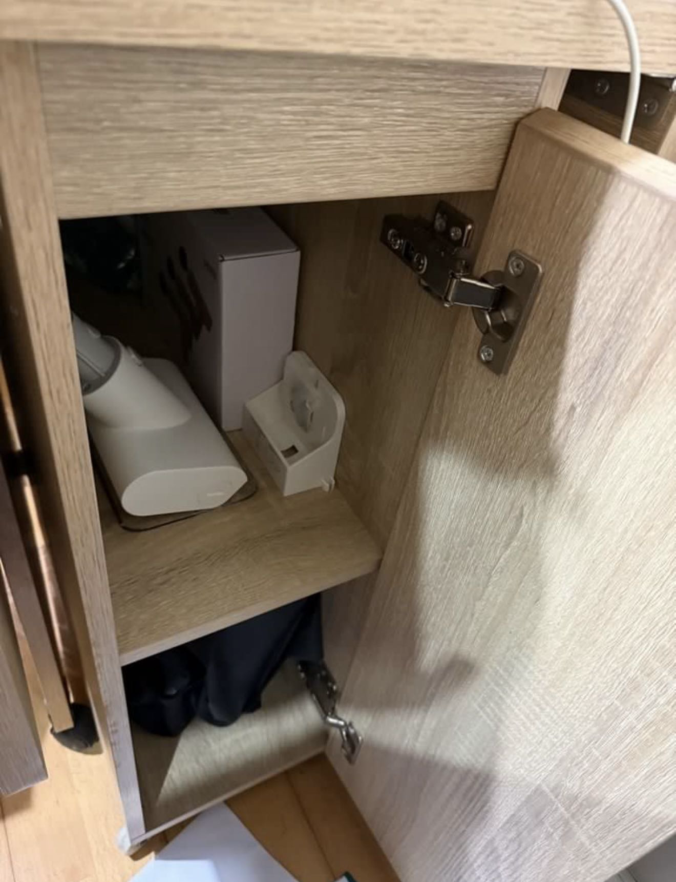 实木折叠餐桌