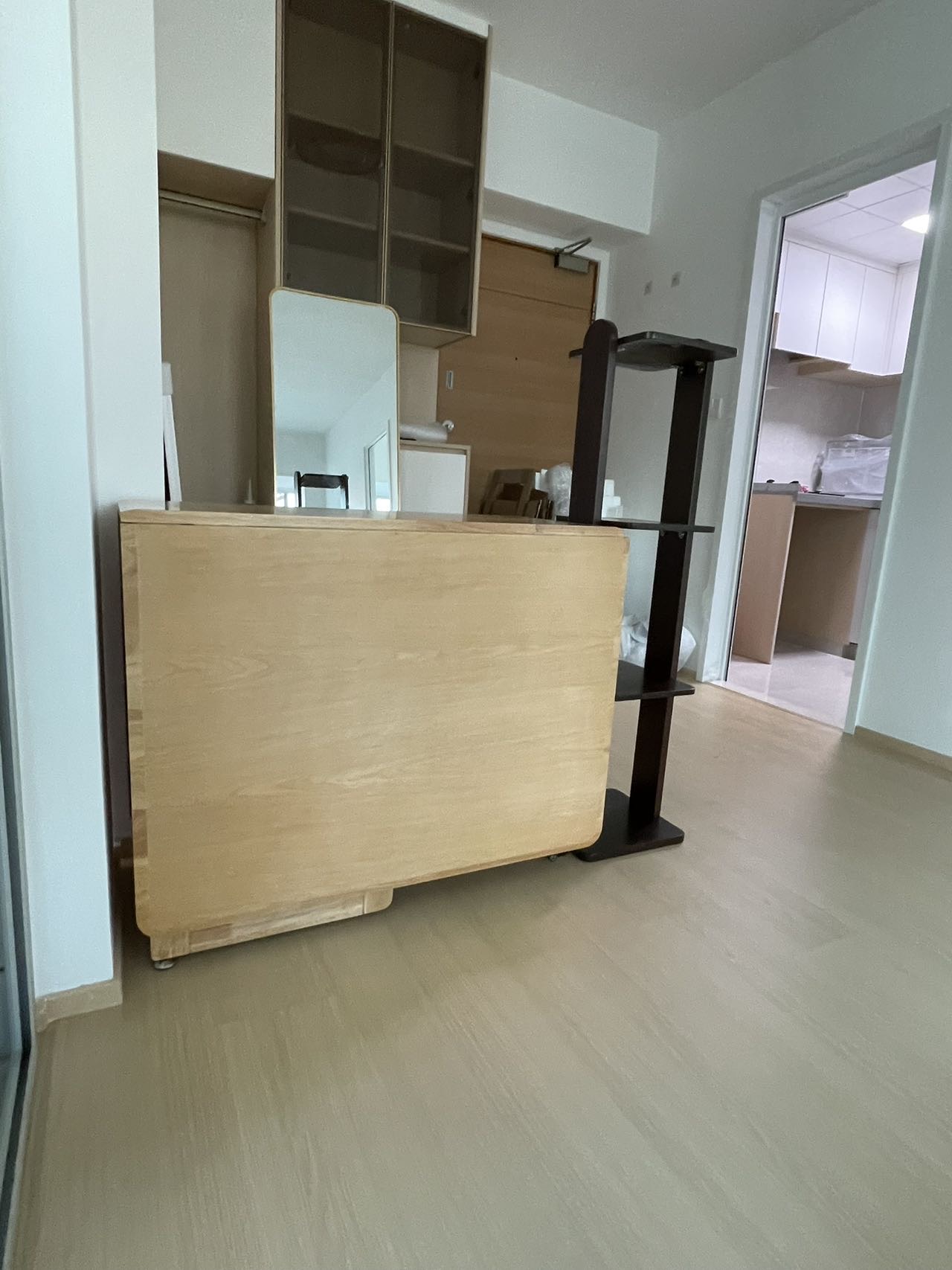 可折叠餐桌