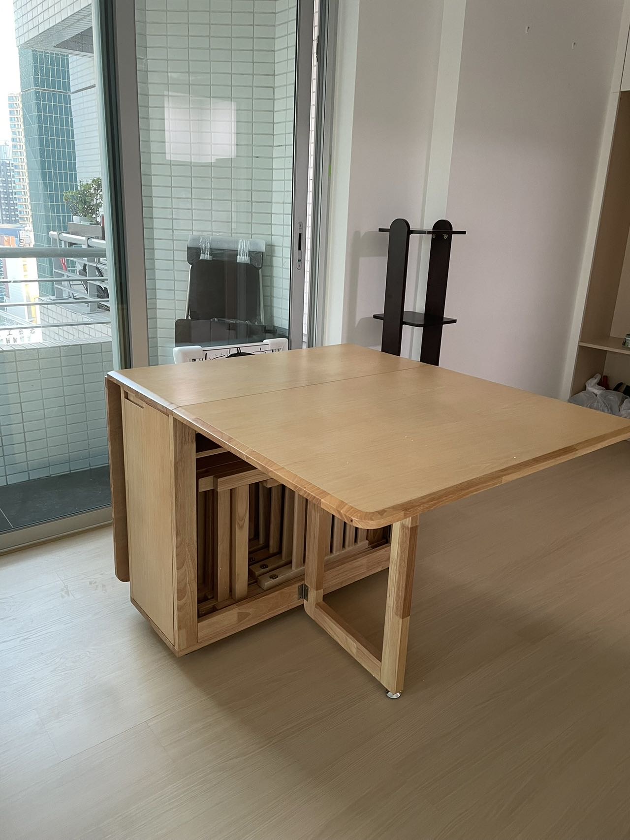 可折叠餐桌