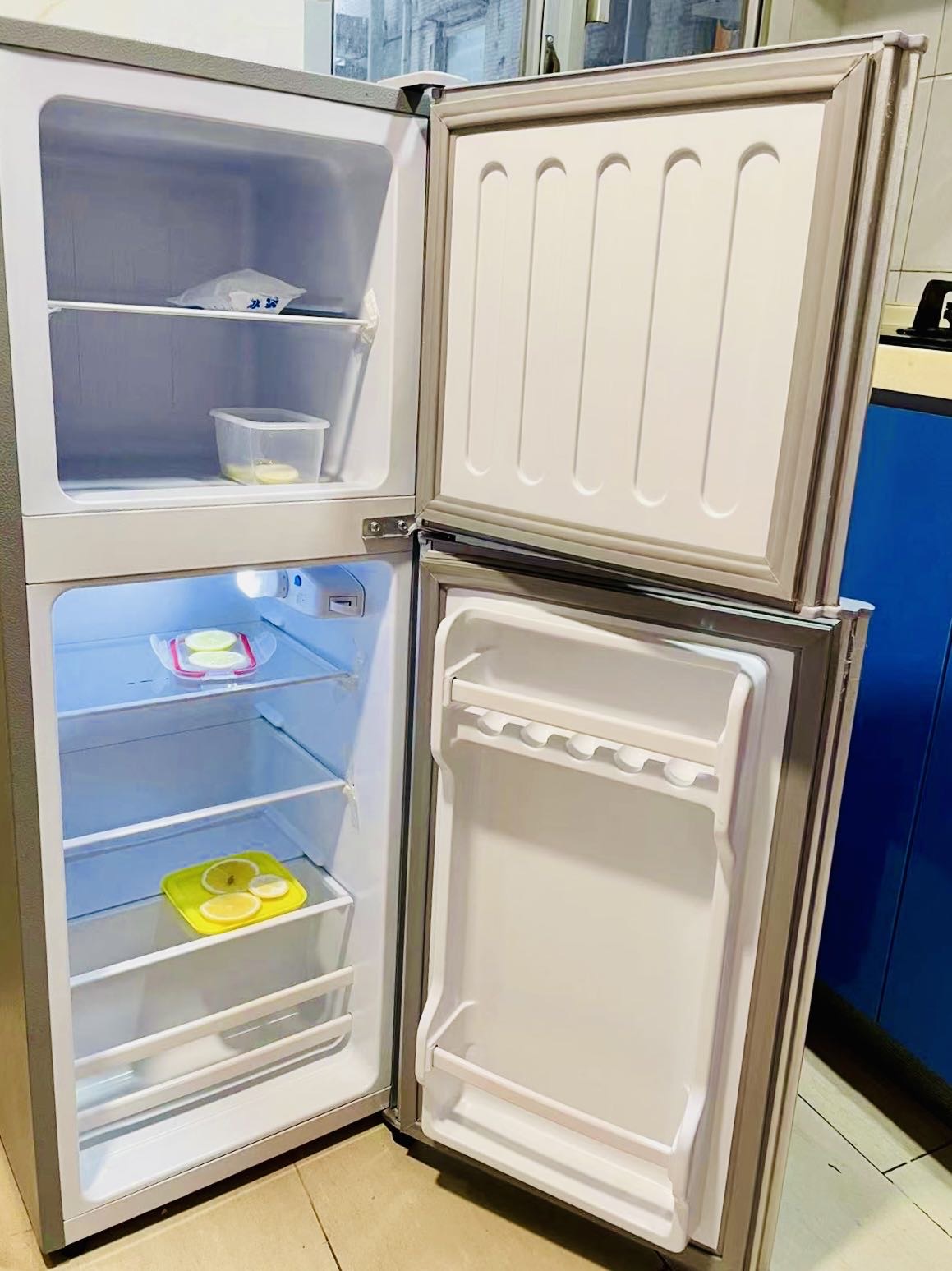 小冰箱 高110cm* 宽40cm*深40cm