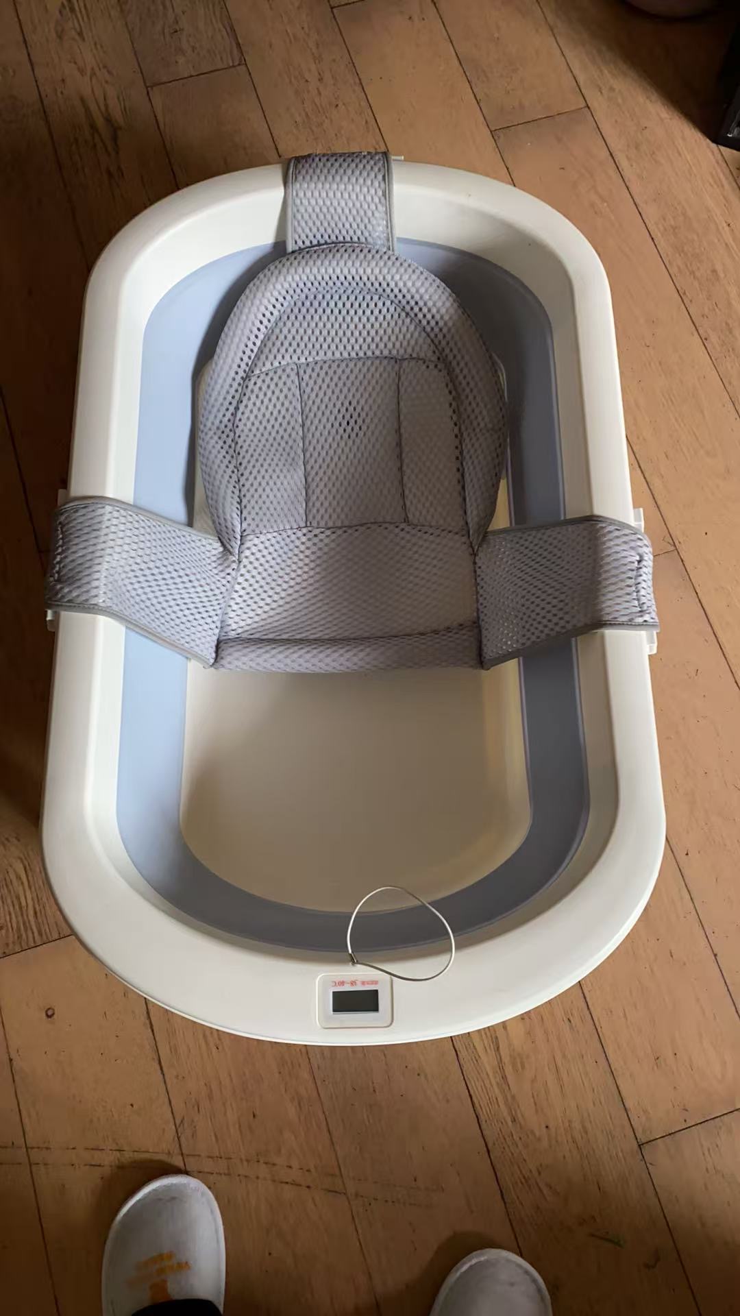 婴儿浴盆