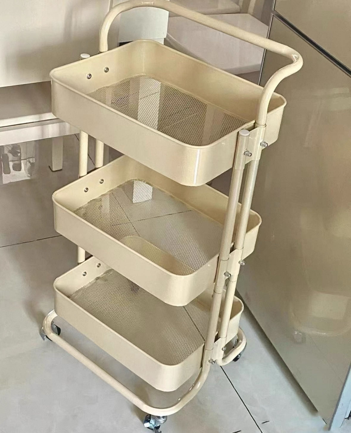 漂亮好质量置物铁架小推车（原价150）
