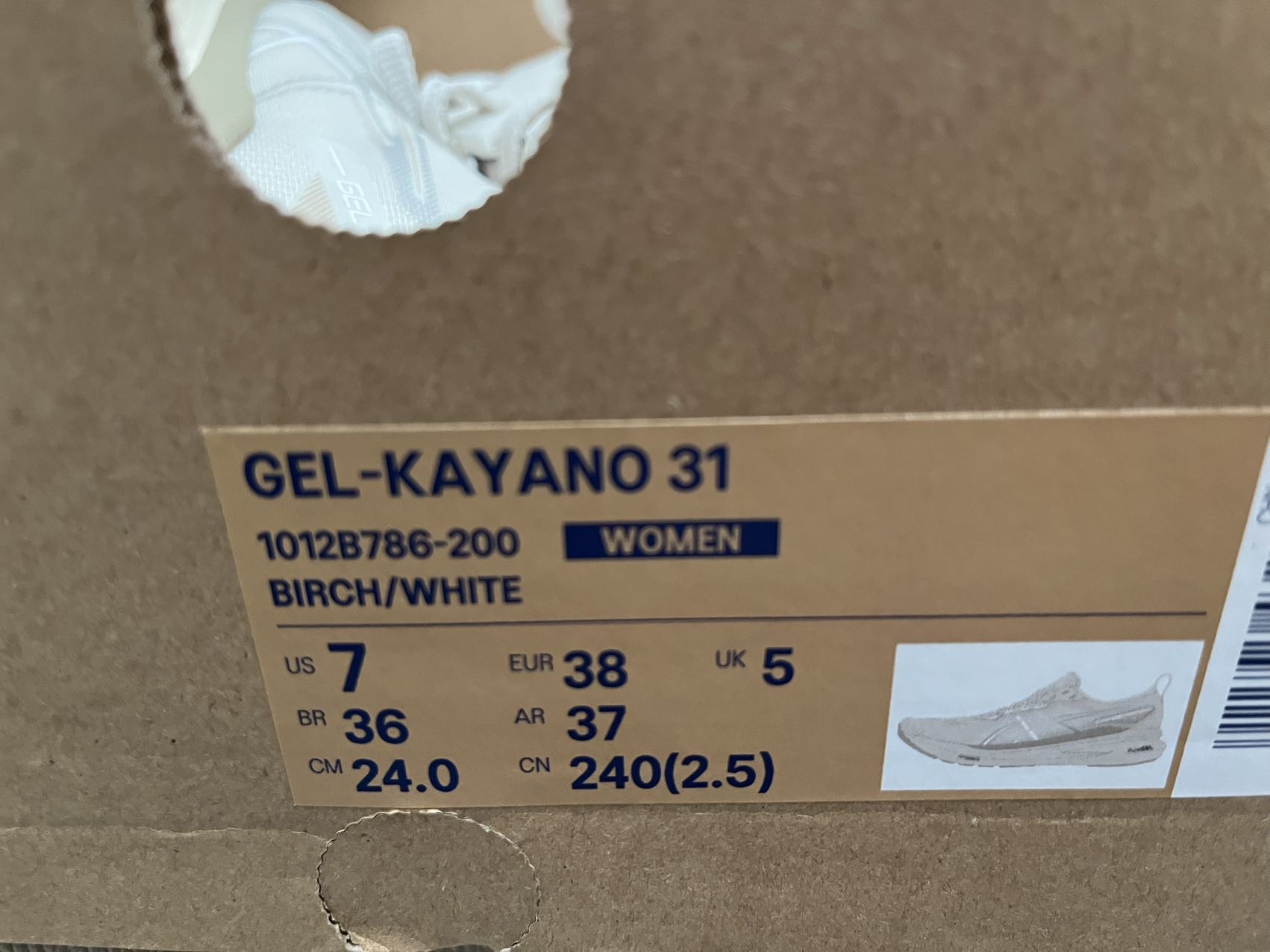 ASICS女跑鞋38码