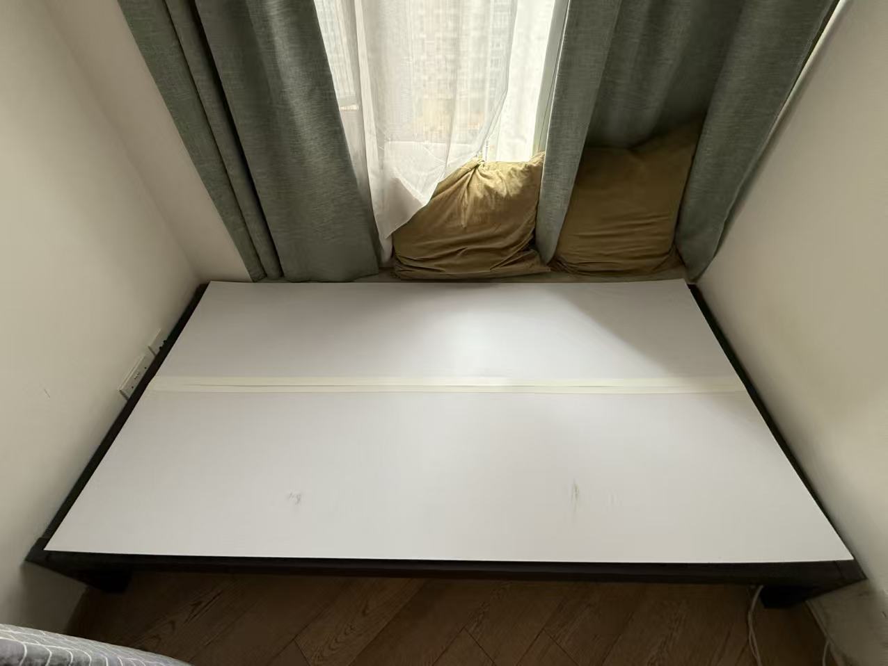 可拆卸单人床，包括床架+床板+床垫，可货Van运输