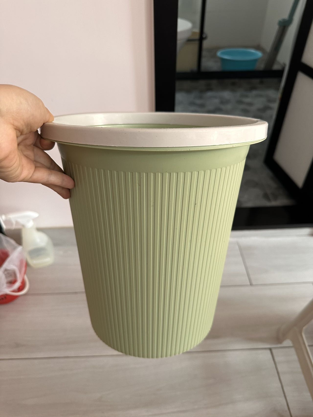 全新垃圾桶