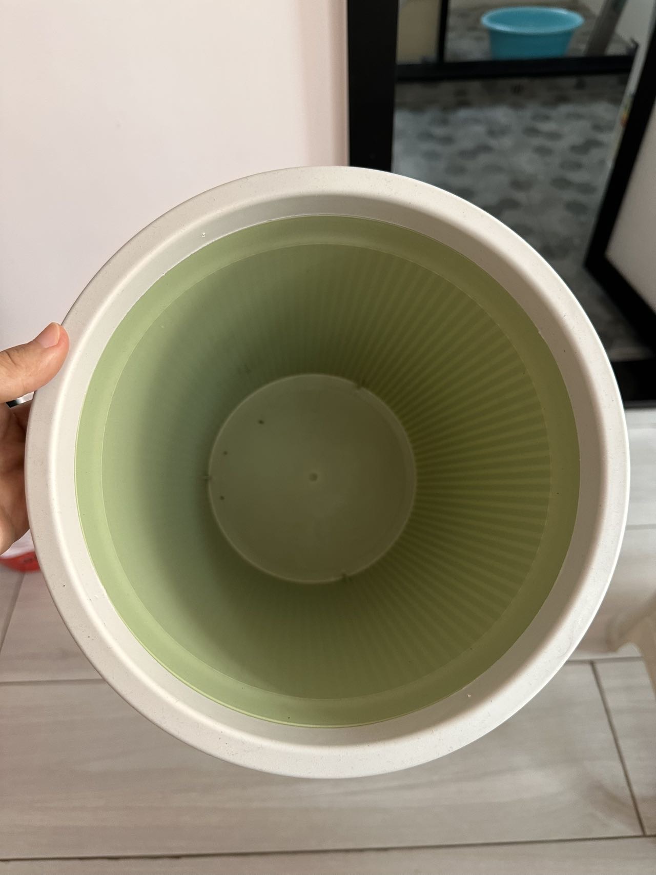 全新垃圾桶