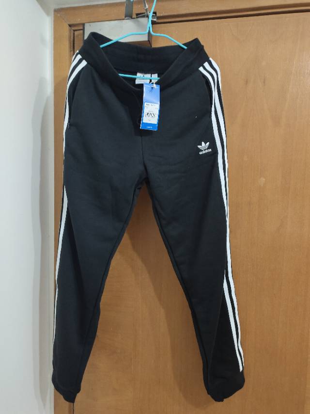 全新未剪标Adidas女装M码