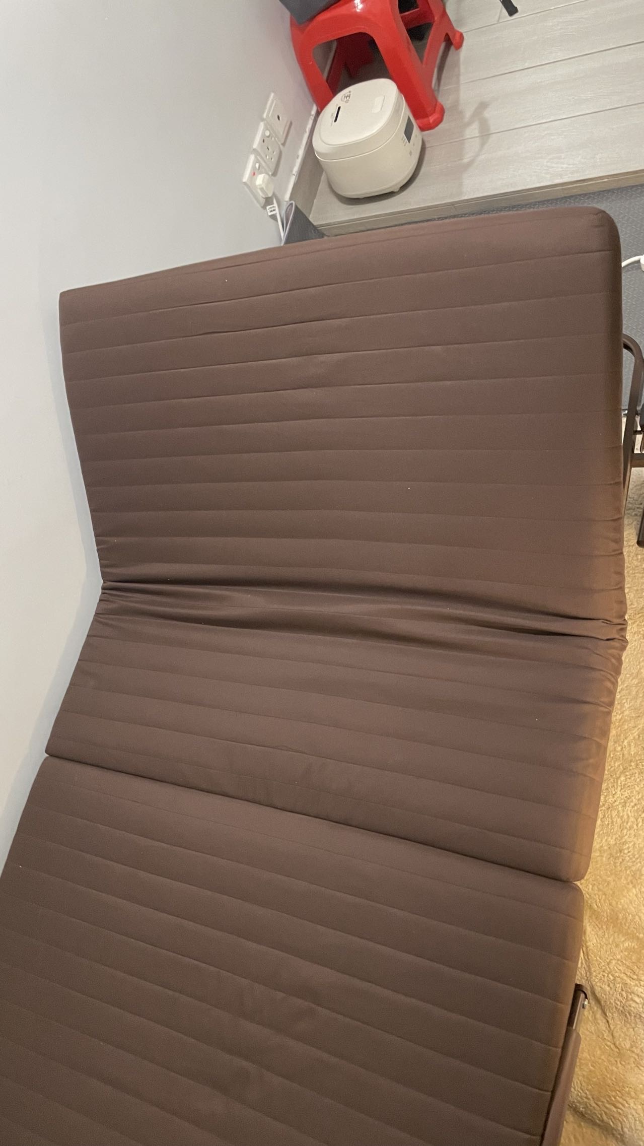 單人摺疊床（有輪子）