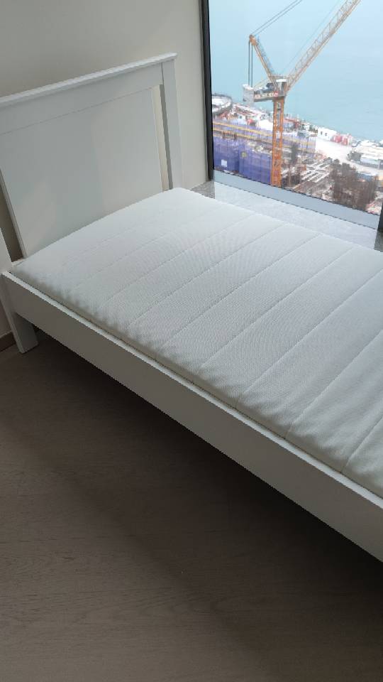 Ikea 3呎單人床架和泡膠床褥