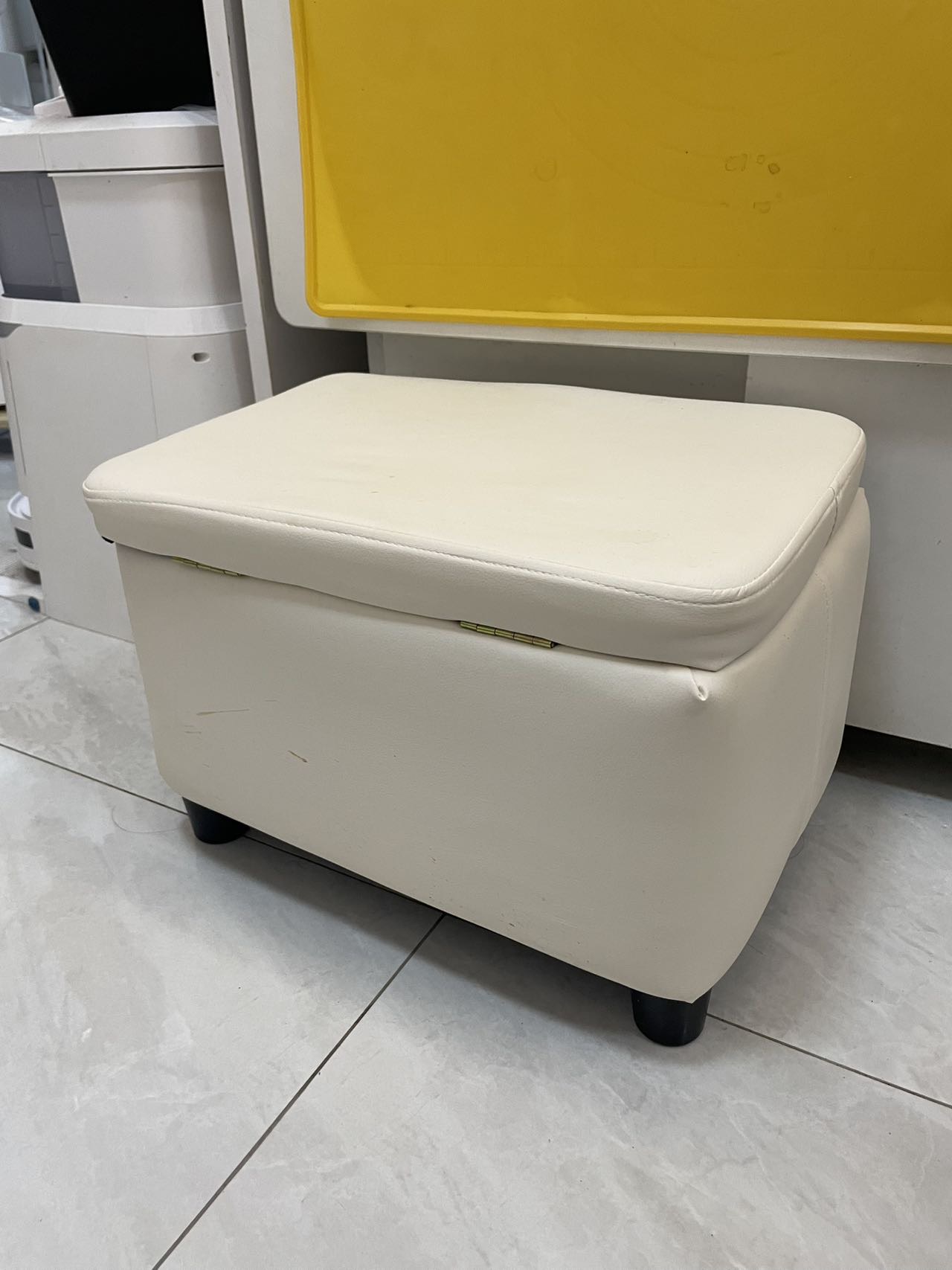 可移动换鞋凳